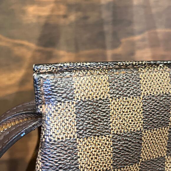 LOUIS VUITTON Damier Ebene Chelsea Tote - Picture 13 of 16